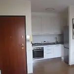 Gus On The Apartment *